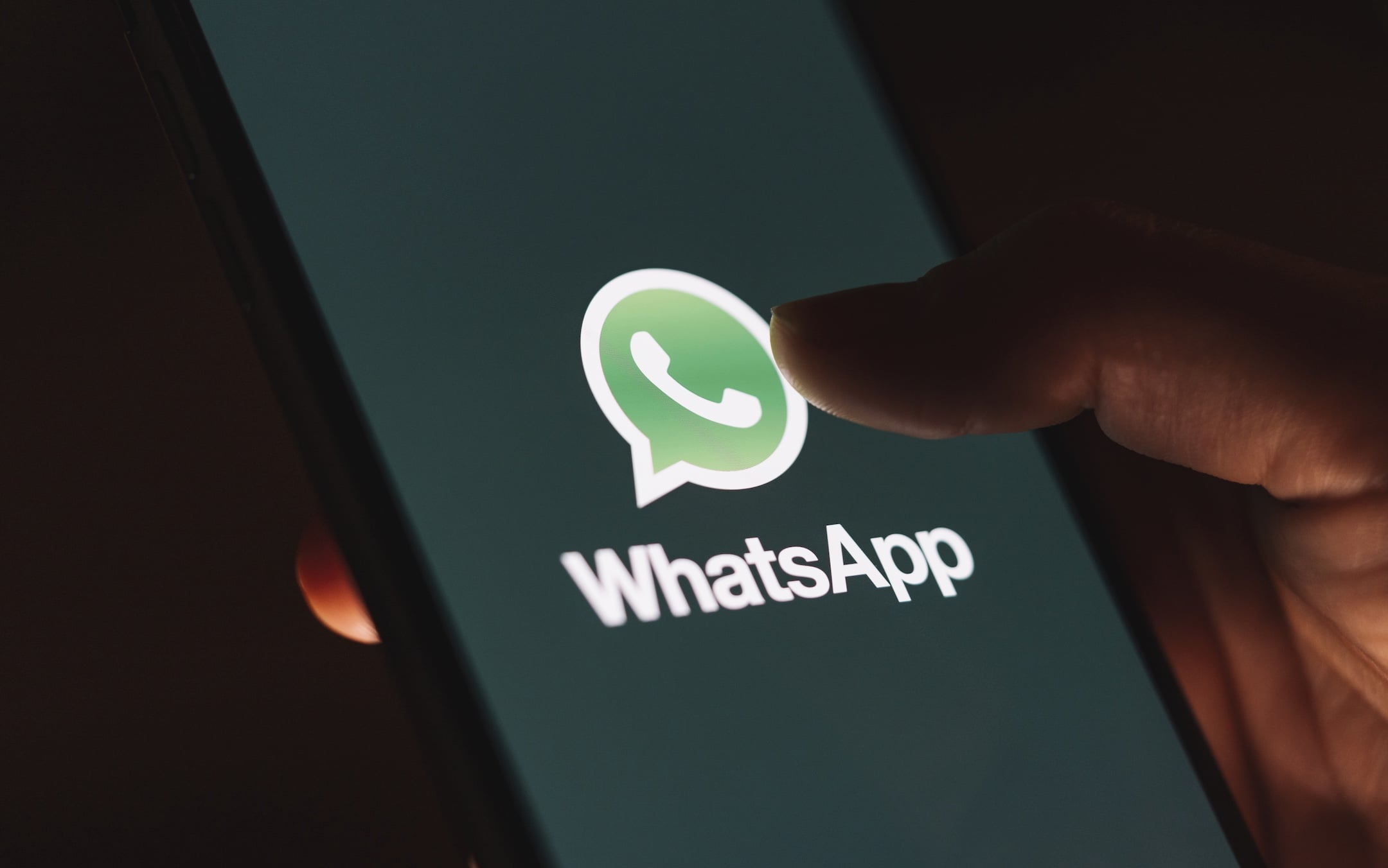 A WhatsApp olyan témákkal bővíti a beszélgetéseket, amelyek tükrözik a stílusodat