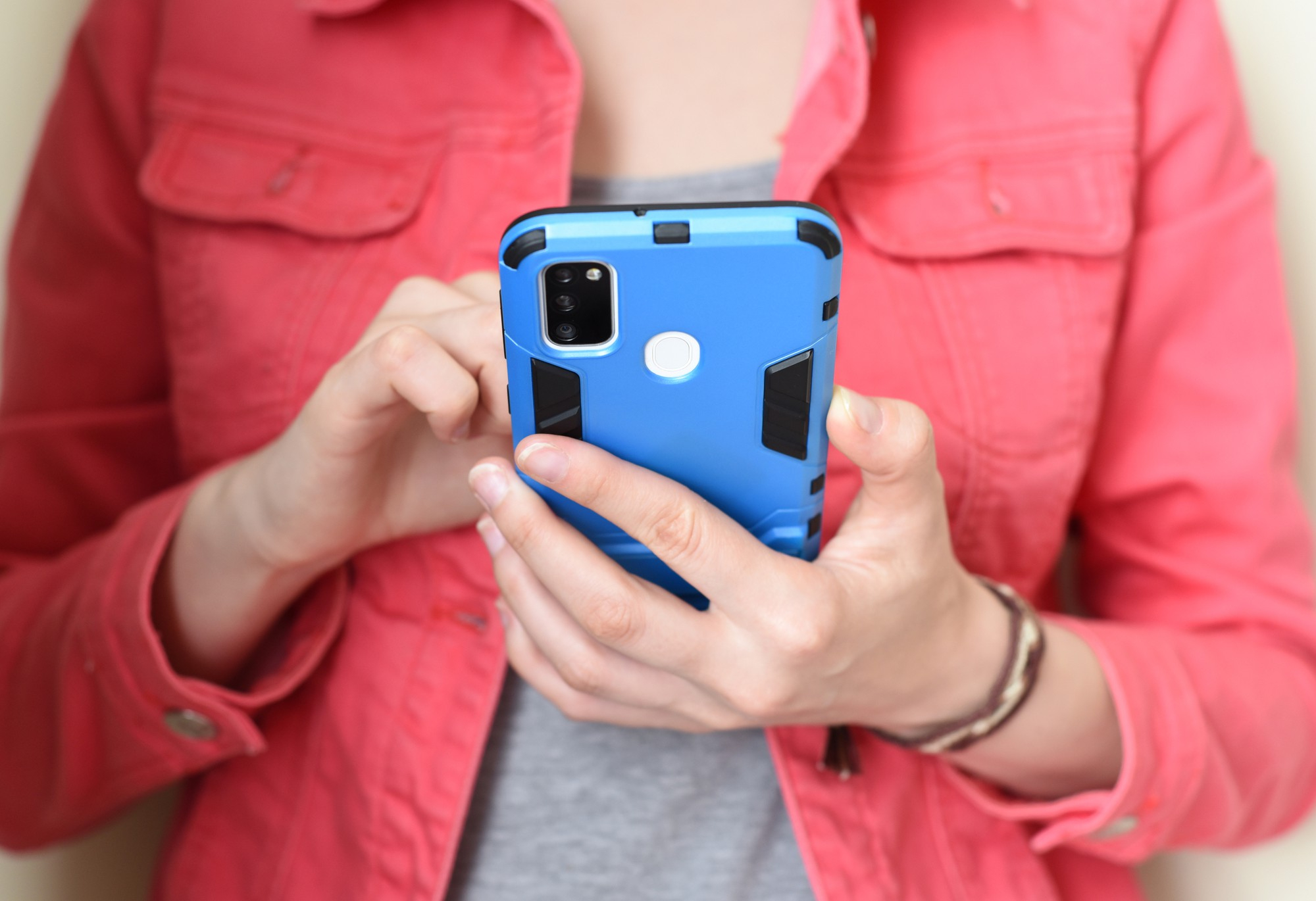 Finding the Perfect Balance: The Importance of Both Aesthetics and Functionality in Cell Phone Cases