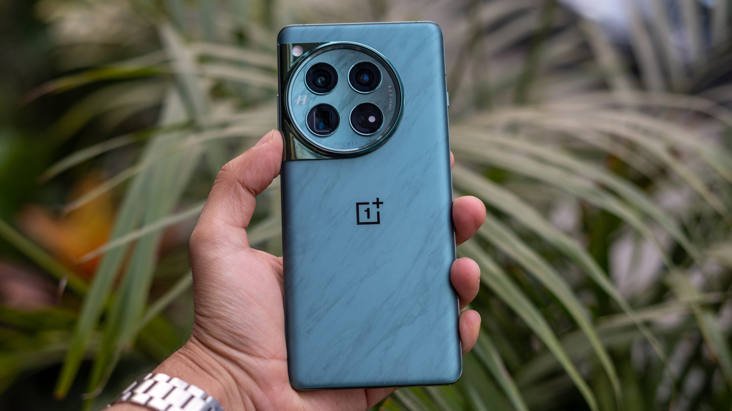MagSafe-szerű töltést kaphat a OnePlus 13