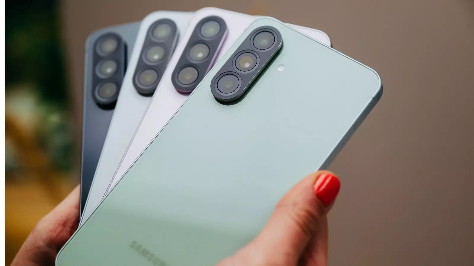 Három új modellel erősíti a Samsung a középkategóriát. Mesterséges intelligenciát mindenkinek!