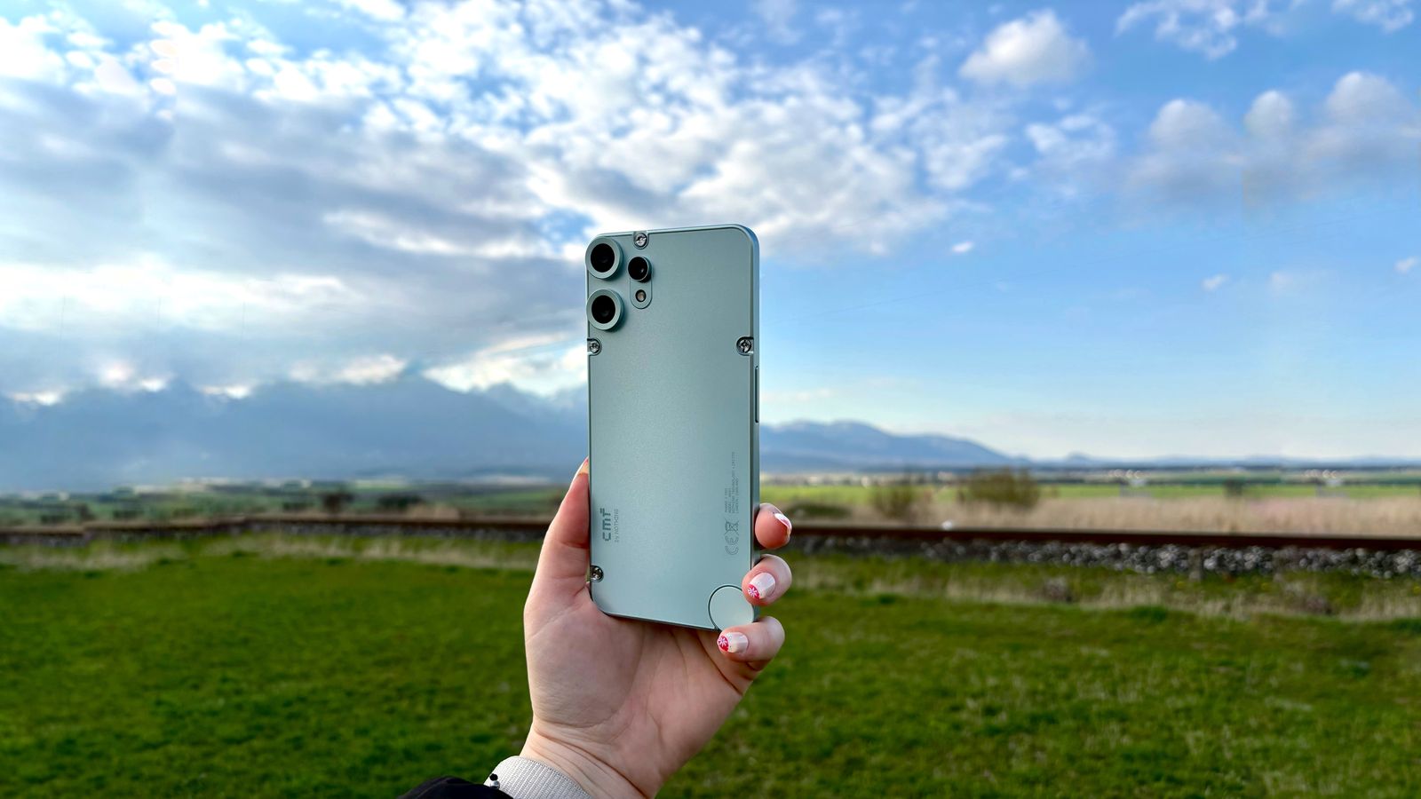 Megérkezett a CMF Phone 2 Pro: Lépj be az új dizájn- és technológiai forradalomba!