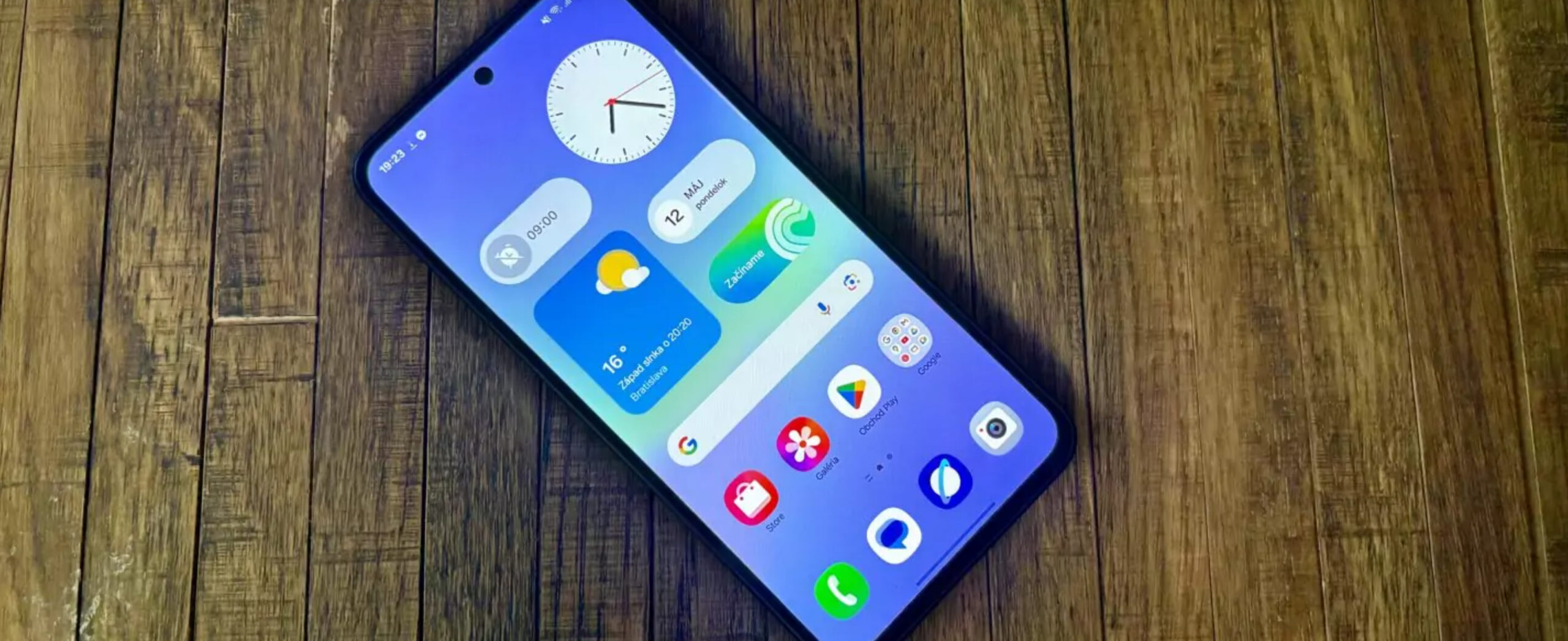 Előszó: Az Android 16 új ruhát kap – jön a One UI 8