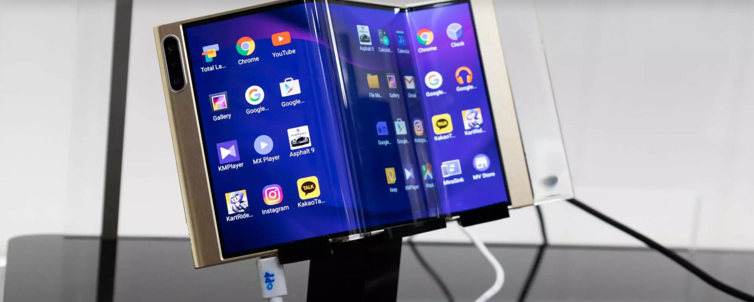A Samsung meglepheti a világot: négy összehajtható készüléket is bemutathat egyszerre